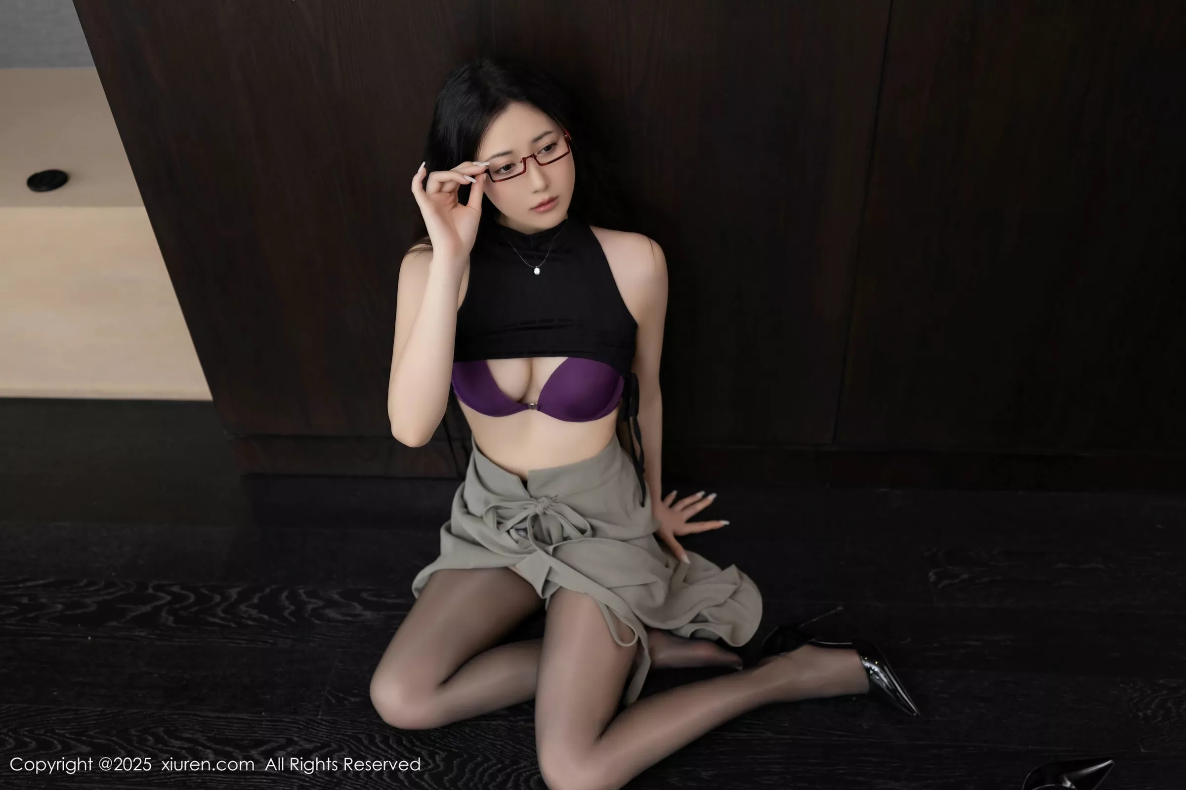 鱼子酱fish  [XiuRen]高清写真图 2025.04.30 No.10231 鱼子酱Fish 印尼旅拍第35张图片