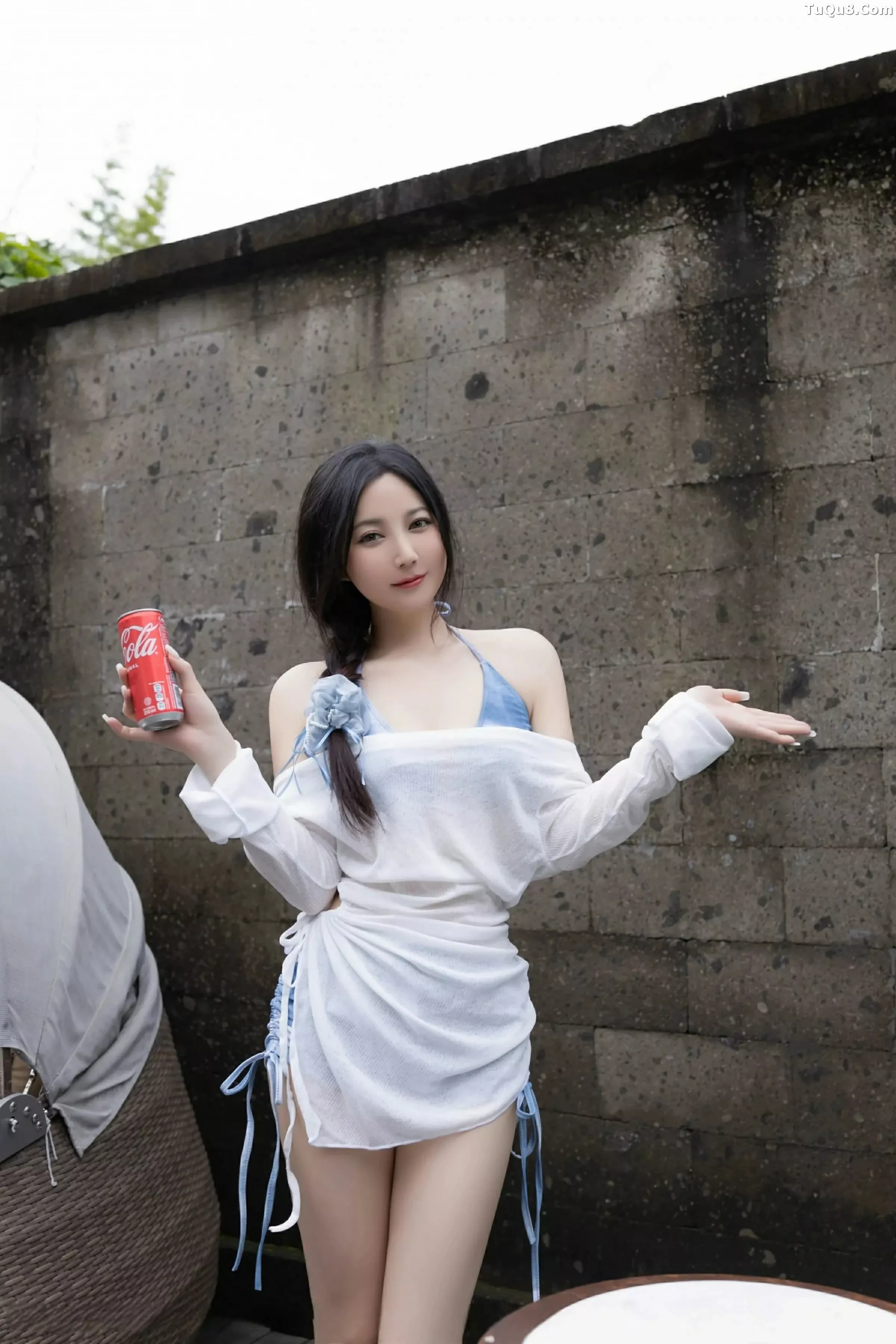 鱼子酱fish  [XiuRen]高清写真图 2025.06.06 No.10377 鱼子酱Fish 蓝色比基尼第14张图片