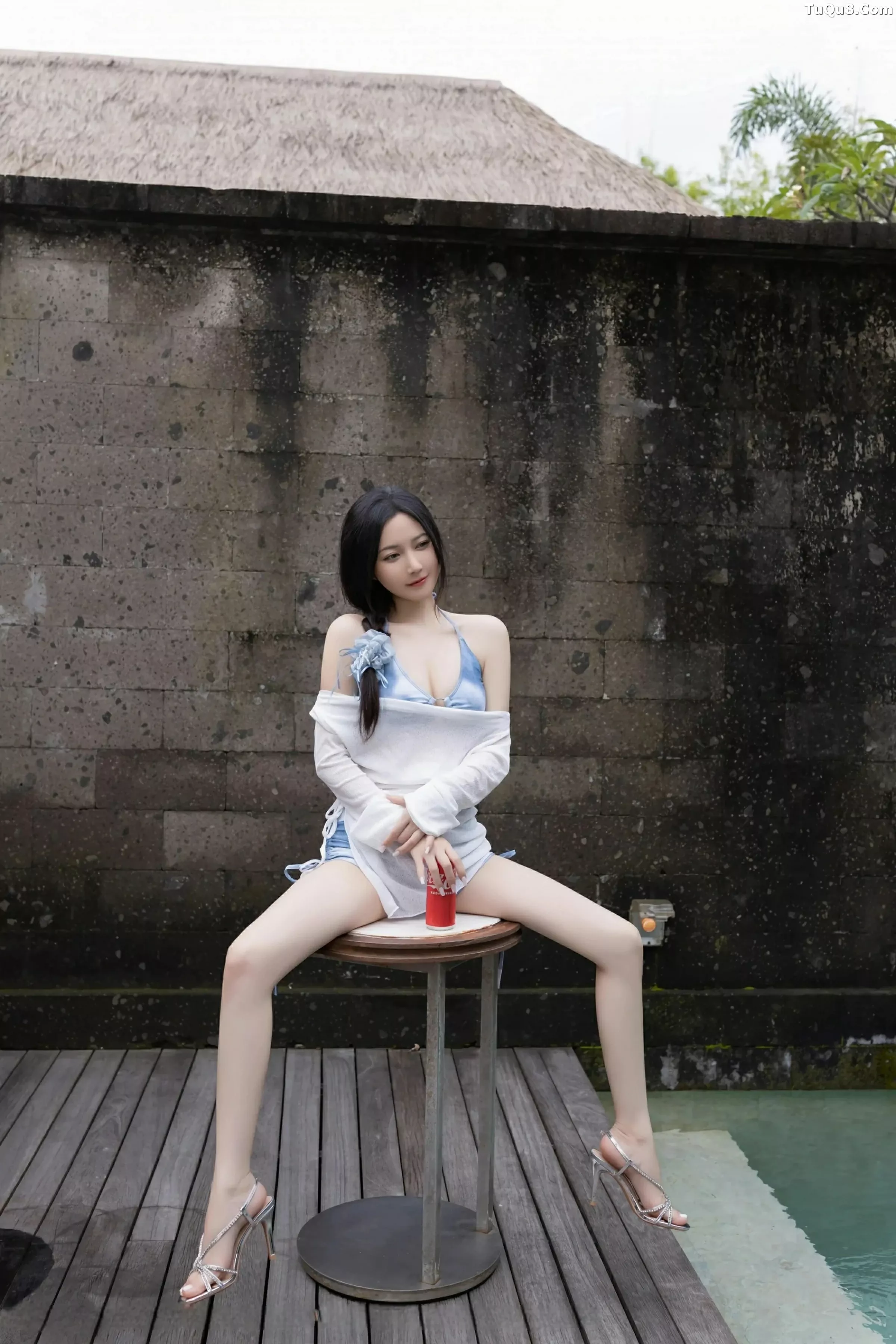 鱼子酱fish  [XiuRen]高清写真图 2025.06.06 No.10377 鱼子酱Fish 蓝色比基尼第15张图片