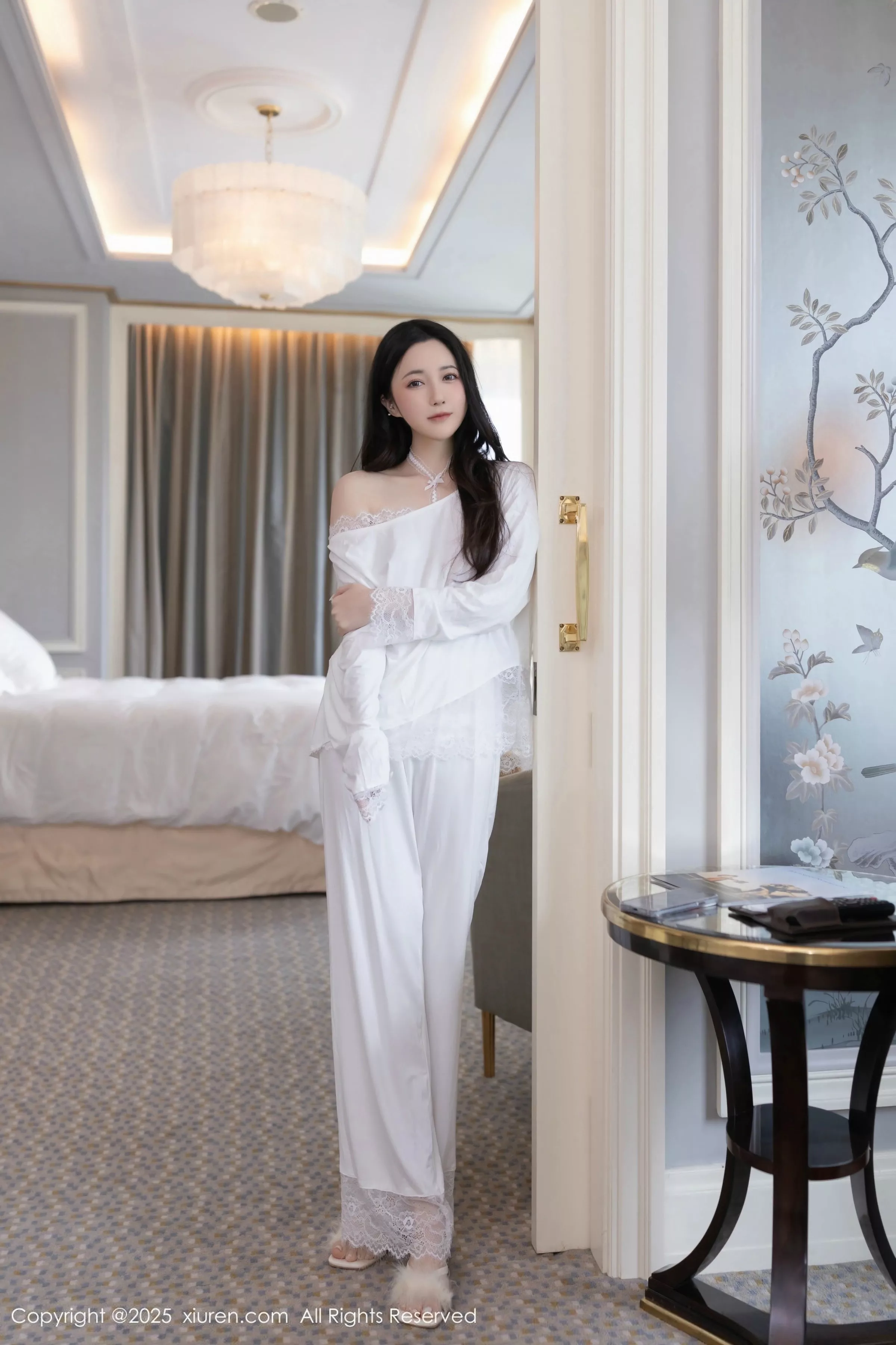 鱼子酱fish  [XiuRen]高清写真图 2025.06.20 No.10445 鱼子酱Fish 印尼旅拍第1张图片
