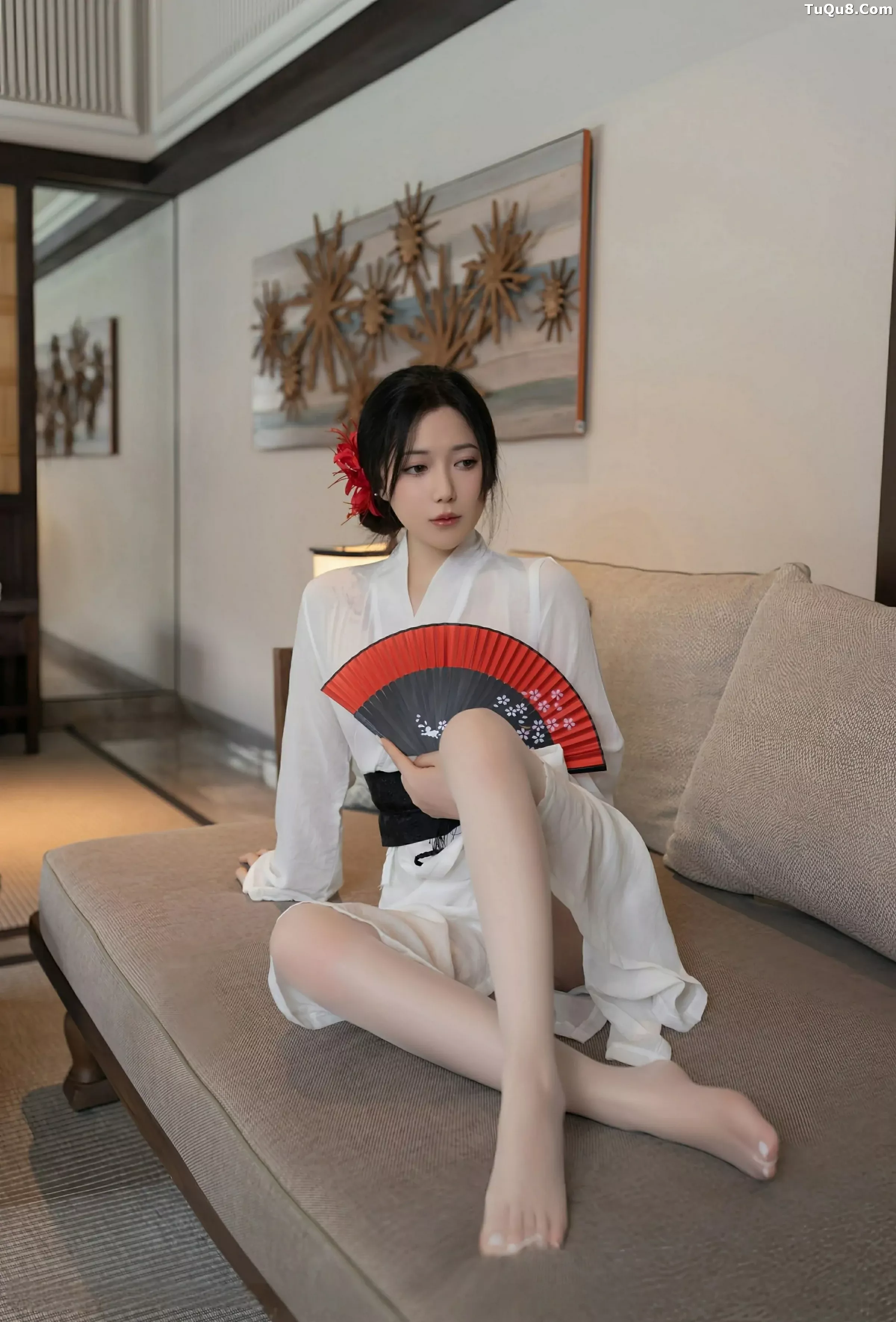 鱼子酱fish  [XiuRen]高清写真图 2025.07.04 No.10514 鱼子酱Fish 白色丝袜第16张图片