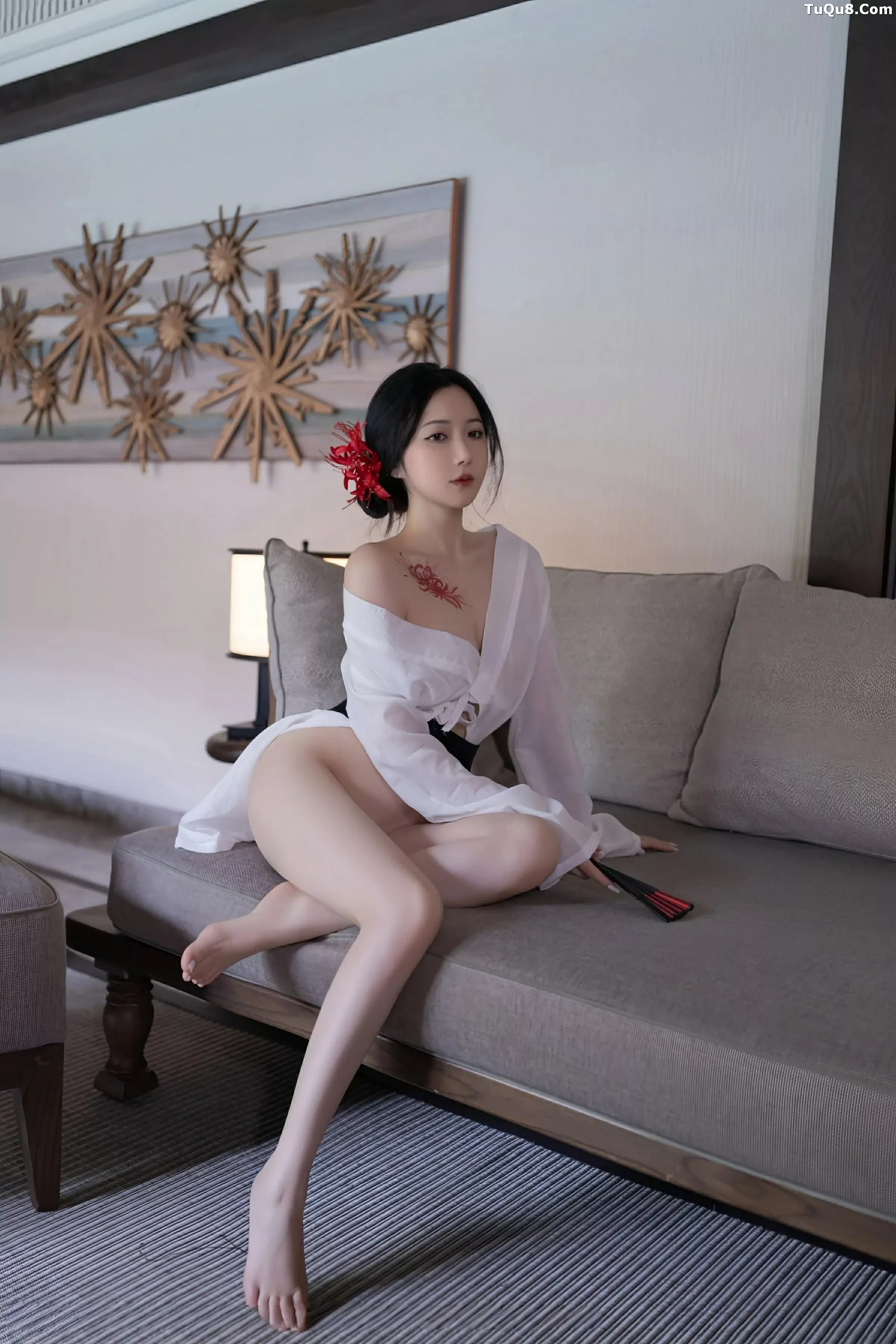 鱼子酱fish  [XiuRen]高清写真图 2025.07.04 No.10514 鱼子酱Fish 白色丝袜第34张图片