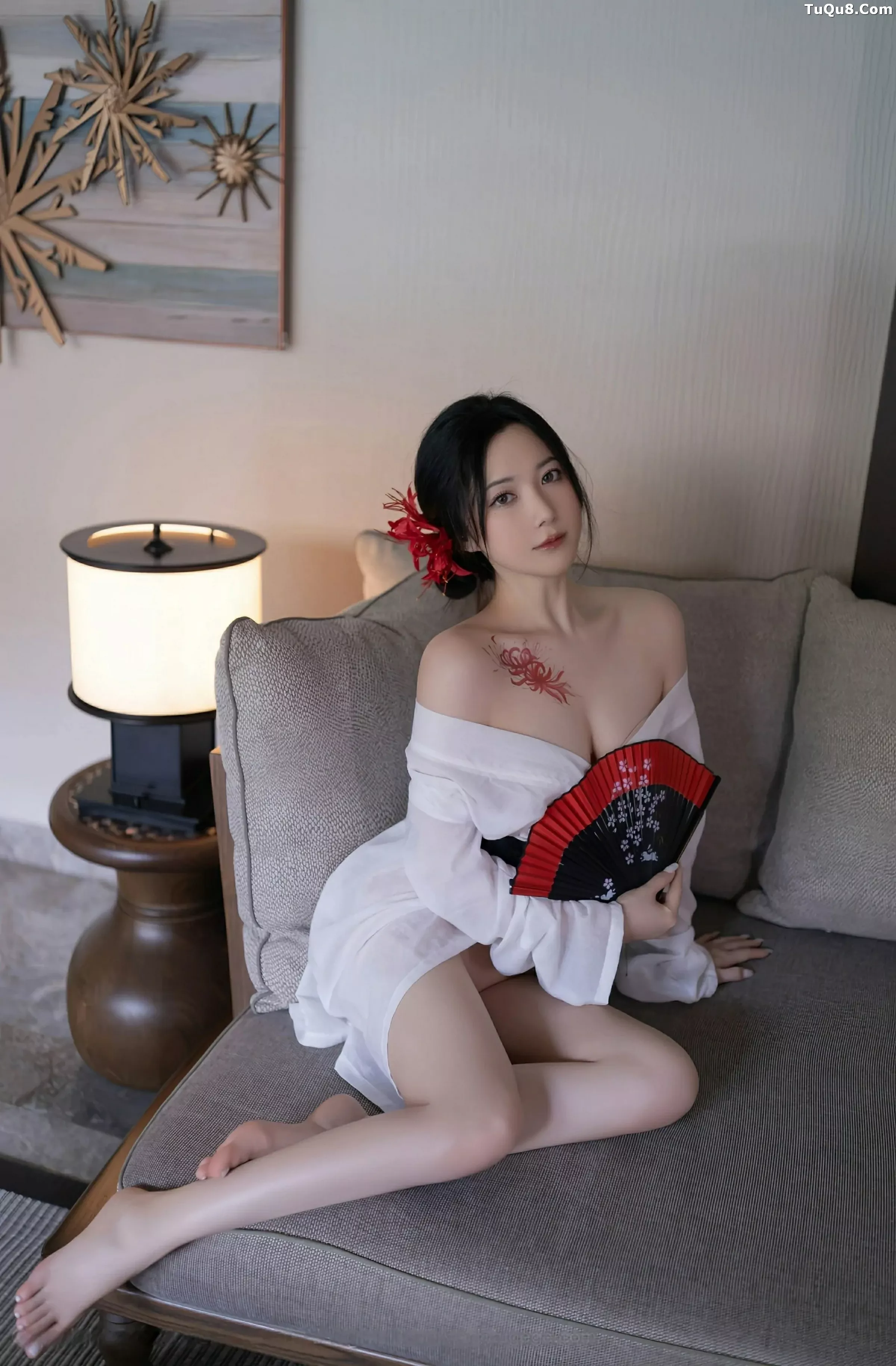 鱼子酱fish  [XiuRen]高清写真图 2025.07.04 No.10514 鱼子酱Fish 白色丝袜第40张图片
