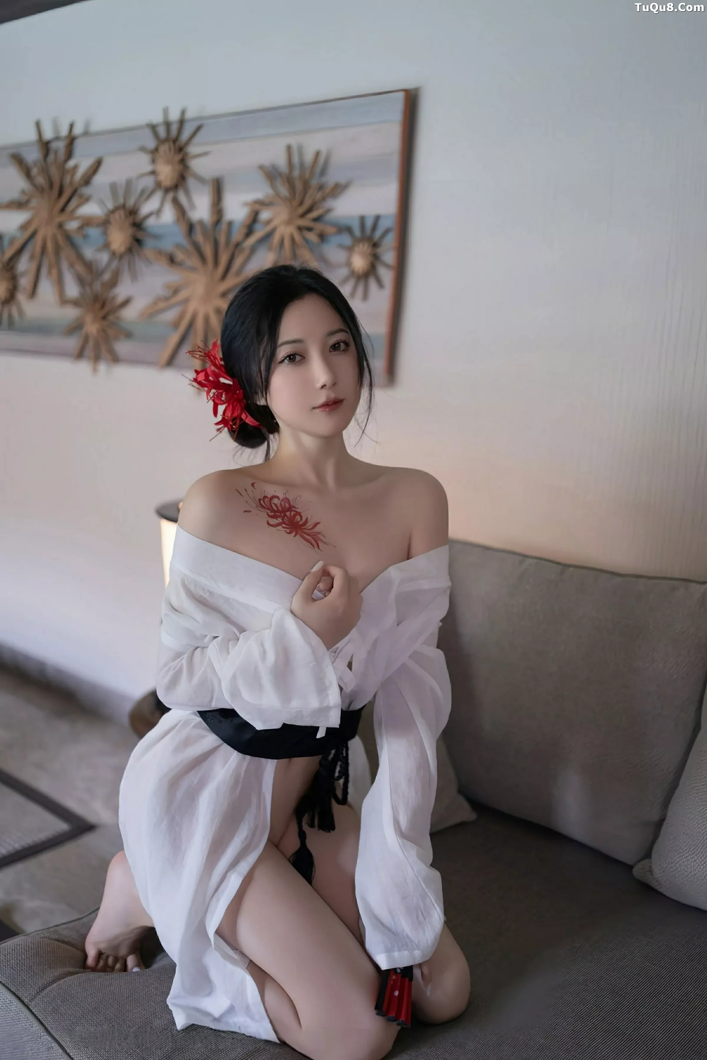鱼子酱fish  [XiuRen]高清写真图 2025.07.04 No.10514 鱼子酱Fish 白色丝袜第42张图片