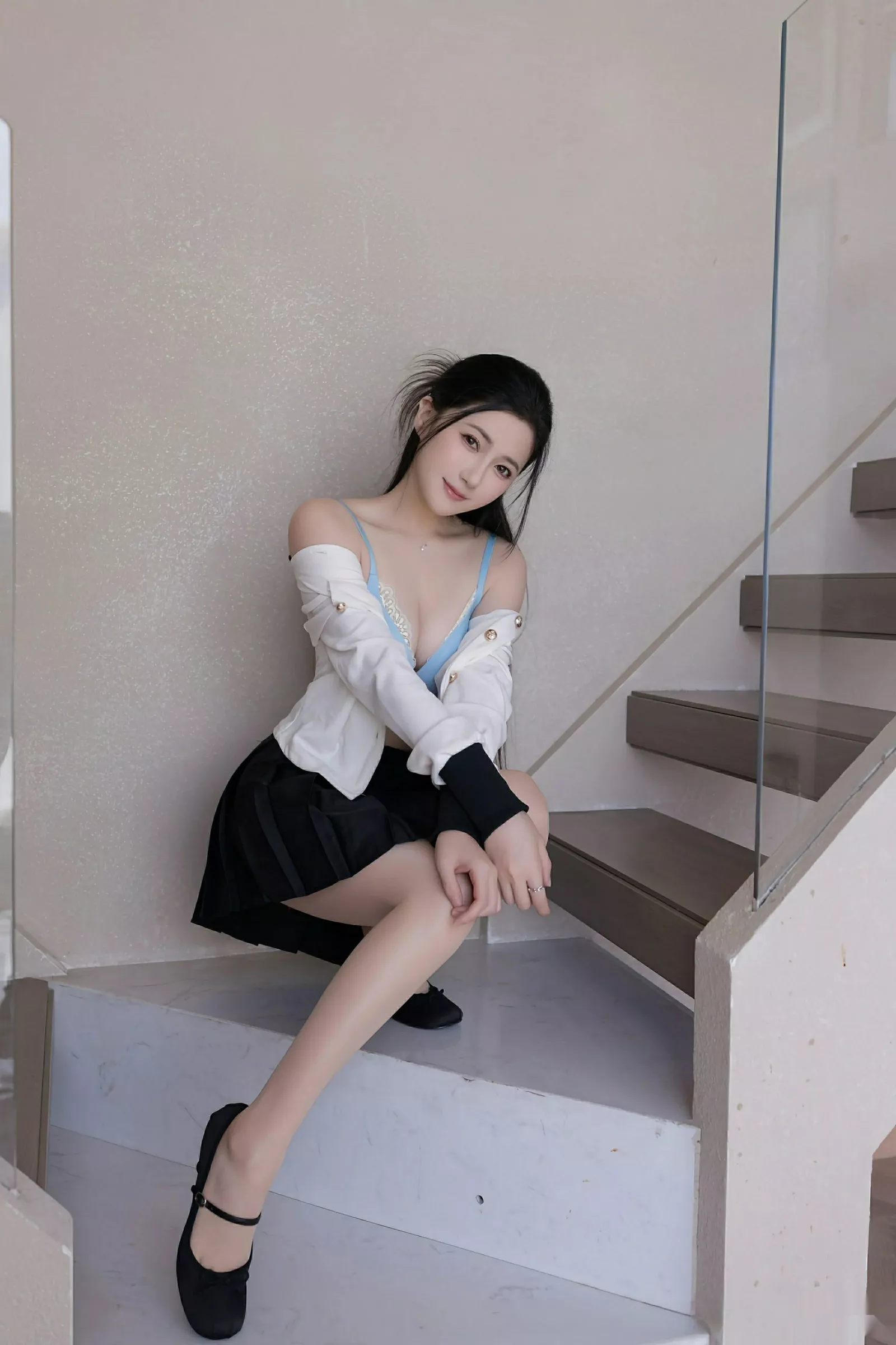 鱼子酱fish  [XiuRen]高清写真图 2025.08.01 No.10615 鱼子酱Fish 肉色丝袜第7张图片