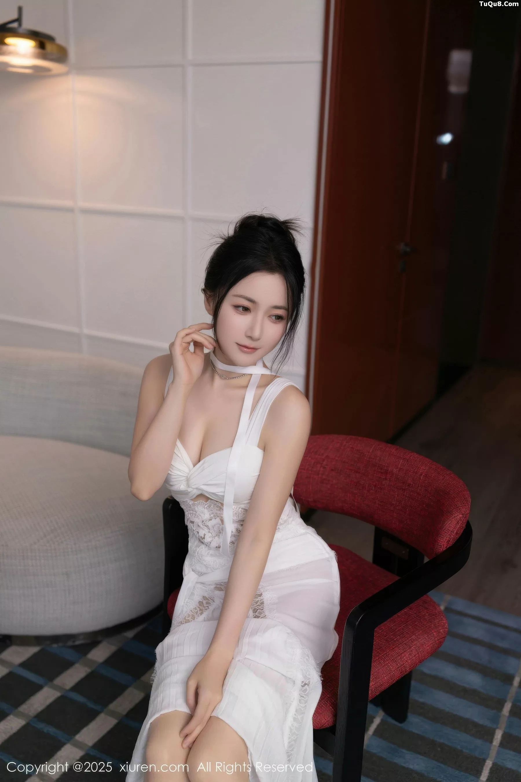 鱼子酱fish  [XiuRen]高清写真图 2025.10.24 No.10911 鱼子酱Fish 无内肉丝第12张图片