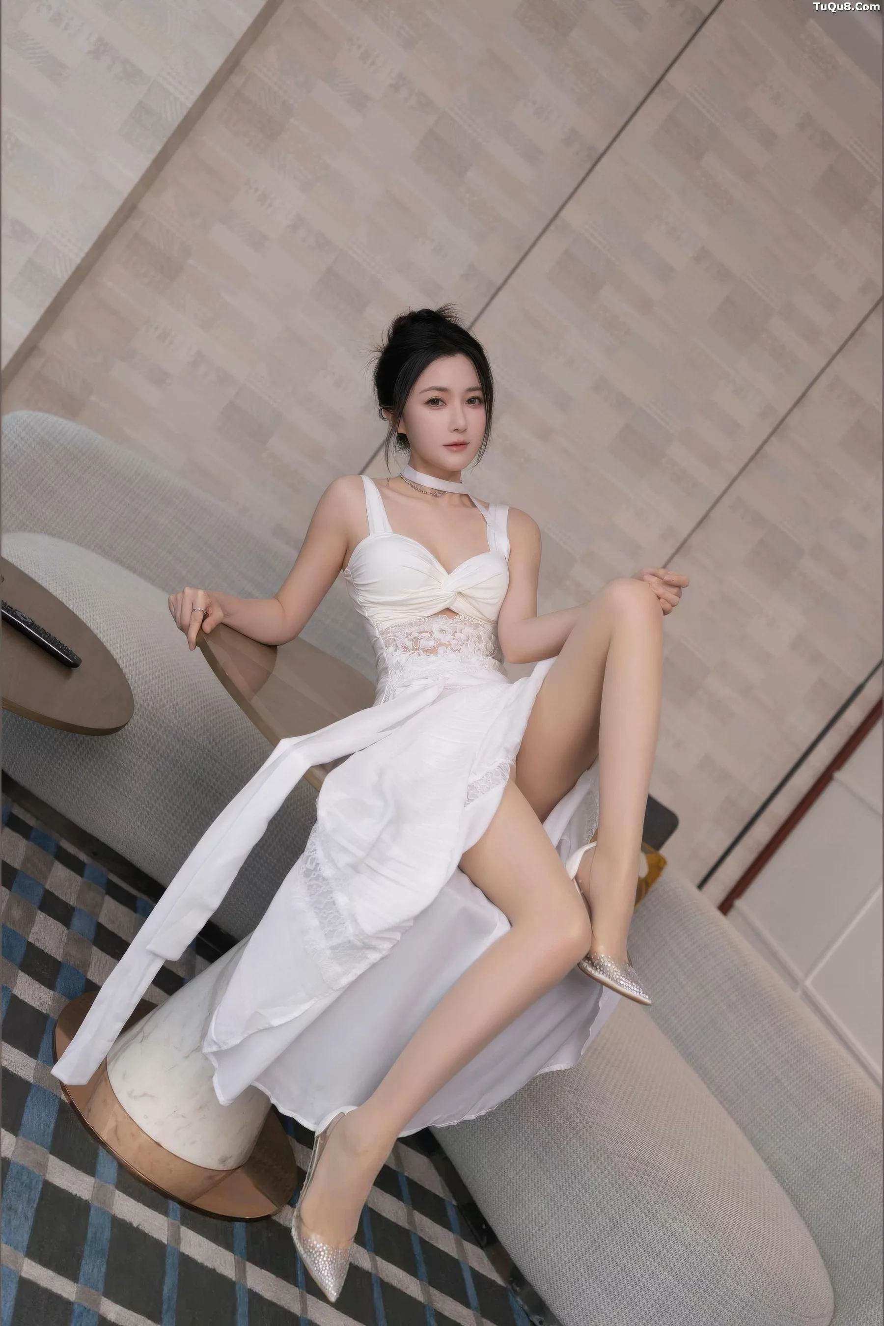 鱼子酱fish  [XiuRen]高清写真图 2025.10.24 No.10911 鱼子酱Fish 无内肉丝第14张图片