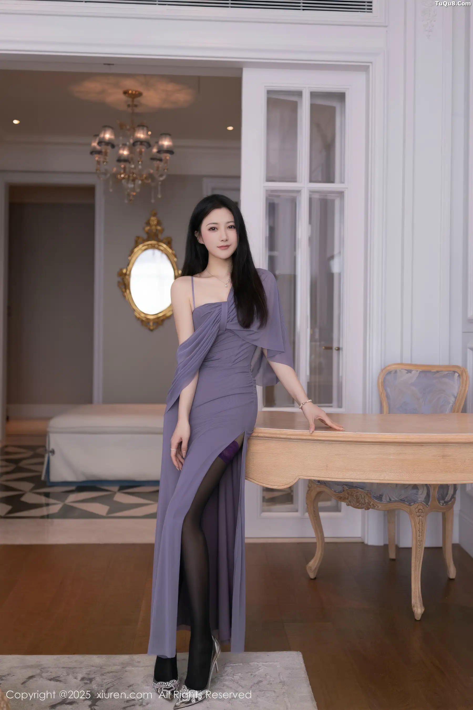 鱼子酱fish  [XiuRen]高清写真图 2025.11.14 No.10992 鱼子酱Fish 情趣死库水第1张图片