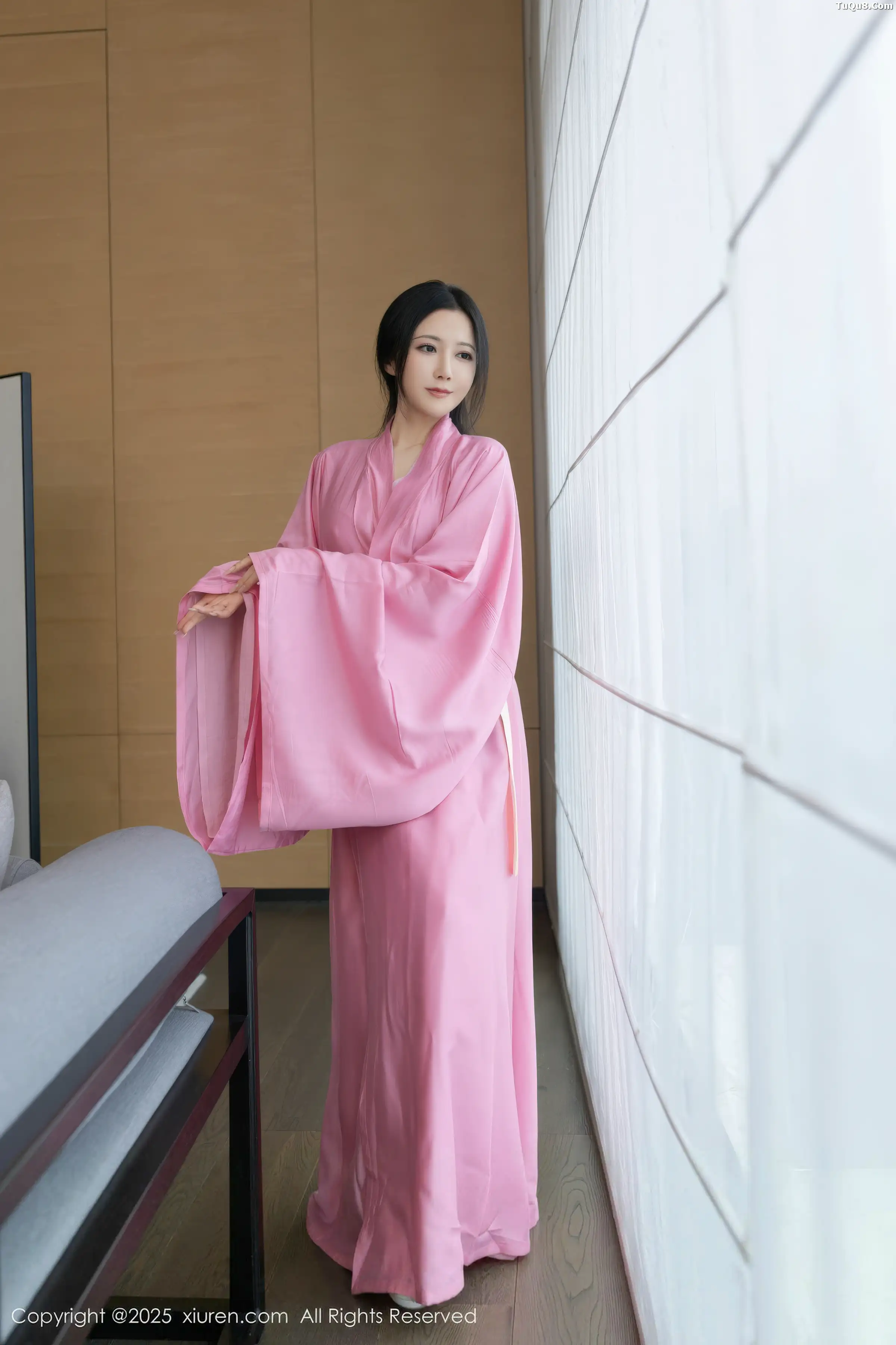 鱼子酱fish  [XiuRen]高清写真图 2025.11.28 No.11049 鱼子酱Fish 粉色月影纱第7张图片