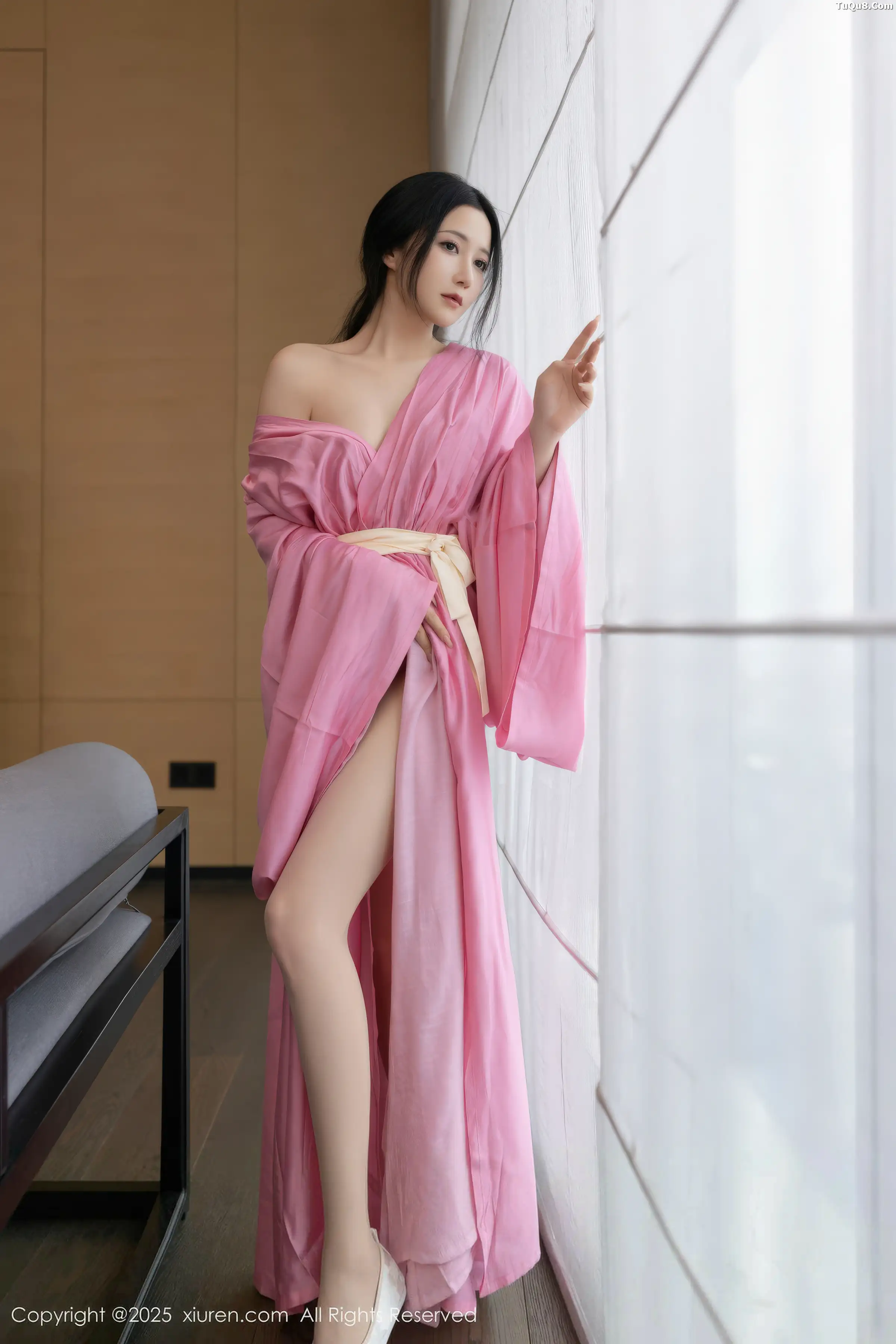 鱼子酱fish  [XiuRen]高清写真图 2025.11.28 No.11049 鱼子酱Fish 粉色月影纱第38张图片