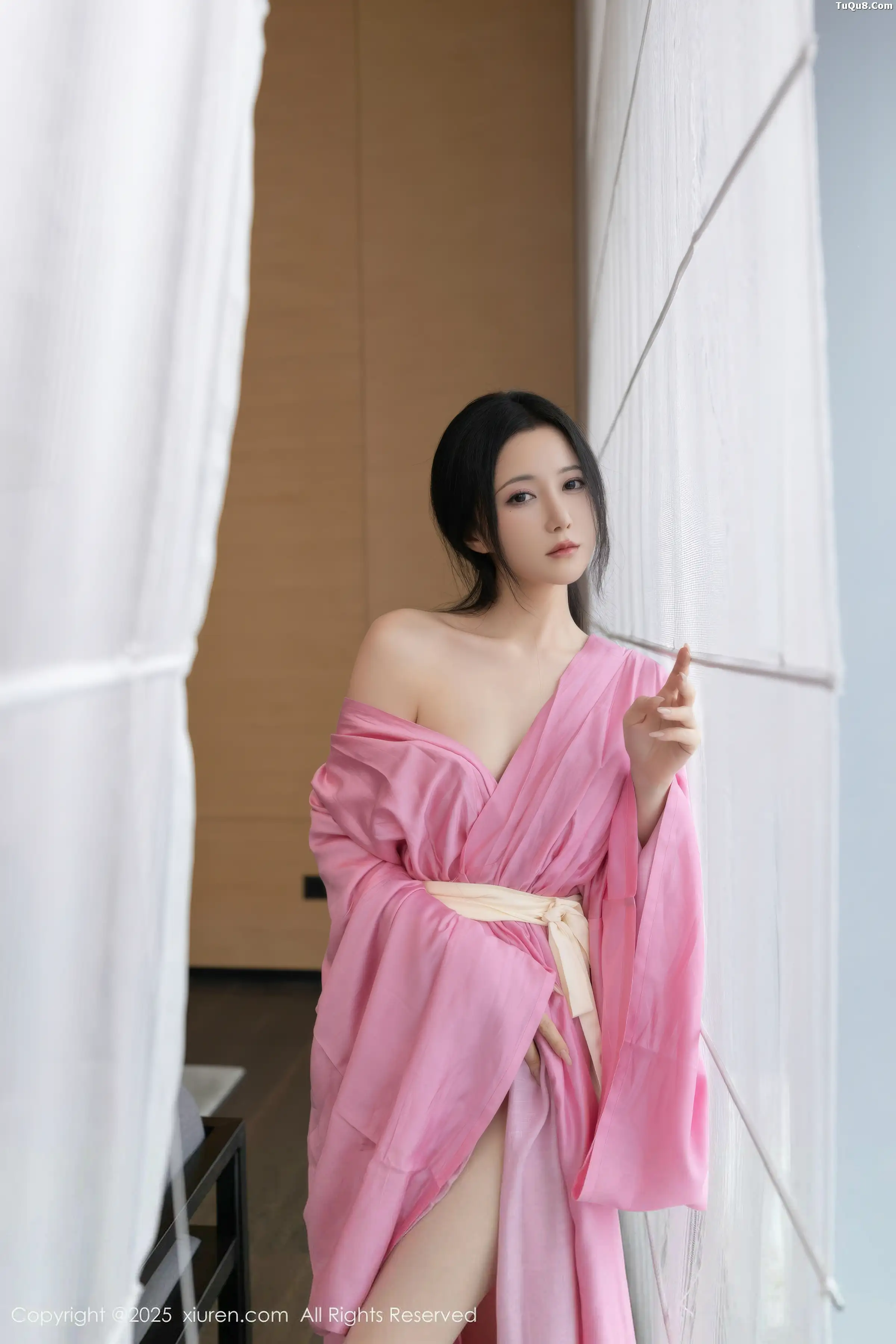 鱼子酱fish  [XiuRen]高清写真图 2025.11.28 No.11049 鱼子酱Fish 粉色月影纱第39张图片