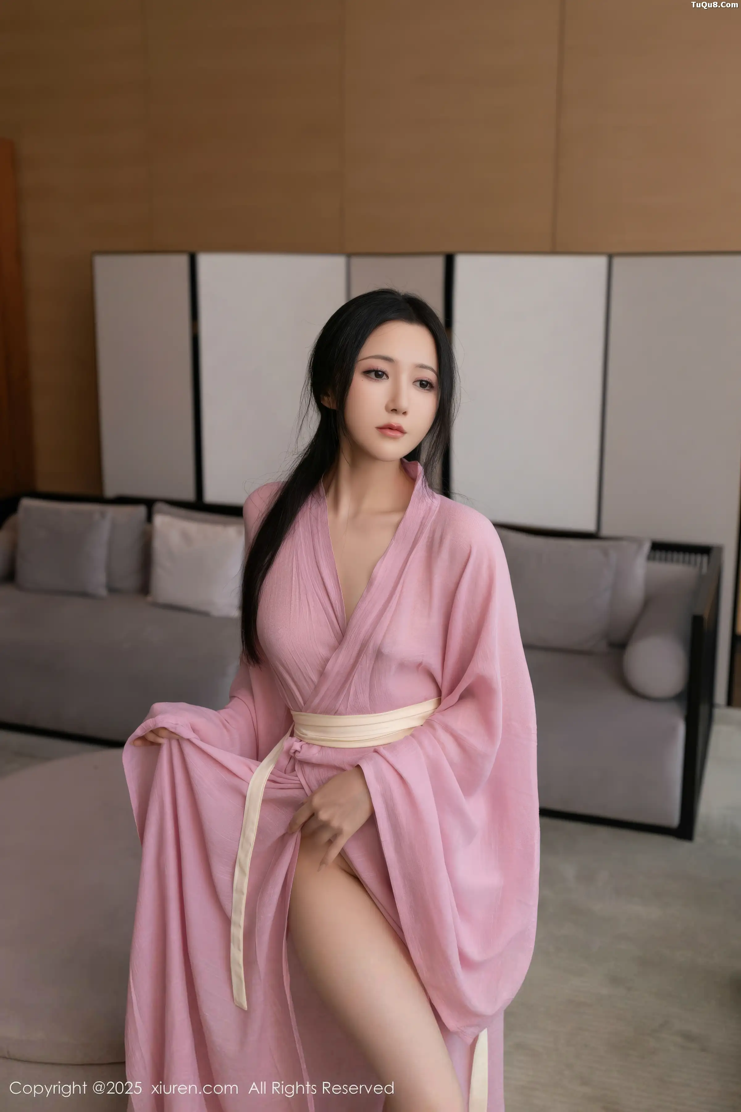 鱼子酱fish  [XiuRen]高清写真图 2025.11.28 No.11049 鱼子酱Fish 粉色月影纱第52张图片