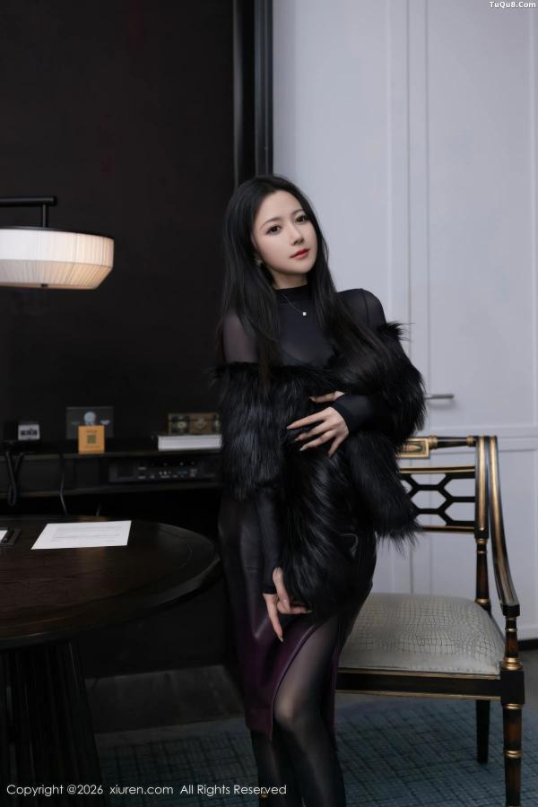 鱼子酱fish  [XiuRen]高清写真图 2026.01.16 No.11245 鱼子酱Fish 连体黑丝第2张图片