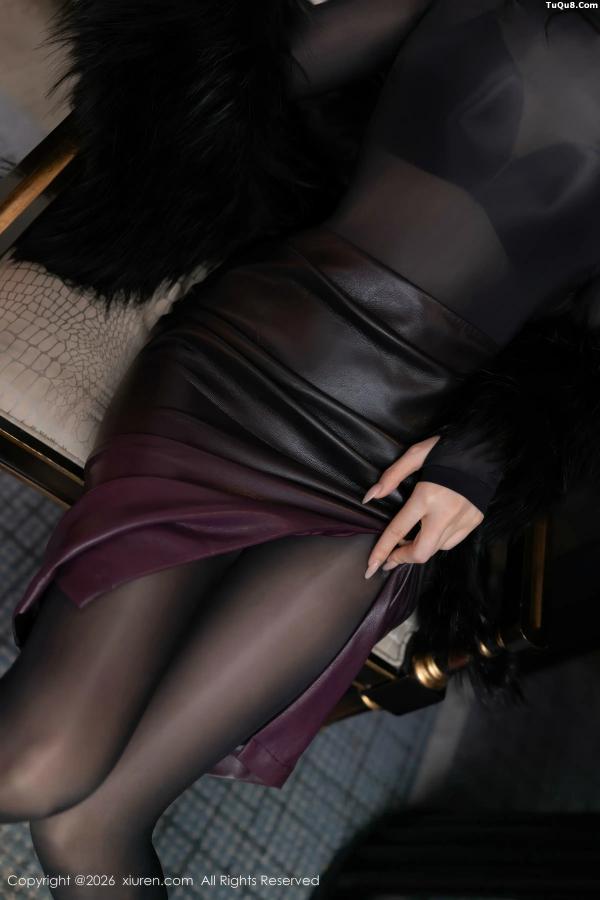 鱼子酱fish  [XiuRen]高清写真图 2026.01.16 No.11245 鱼子酱Fish 连体黑丝第20张图片