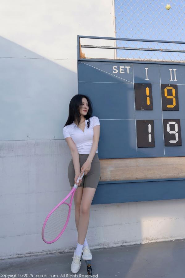 鱼子酱fish  XiuRen秀人网-11106-鱼子酱Fish-网球场阳光运动风写真 极品白嫩女神性感诱惑第2张图片