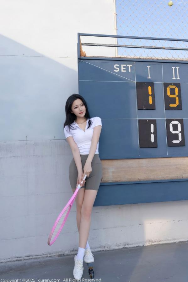 鱼子酱fish  XiuRen秀人网-11106-鱼子酱Fish-网球场阳光运动风写真 极品白嫩女神性感诱惑第3张图片