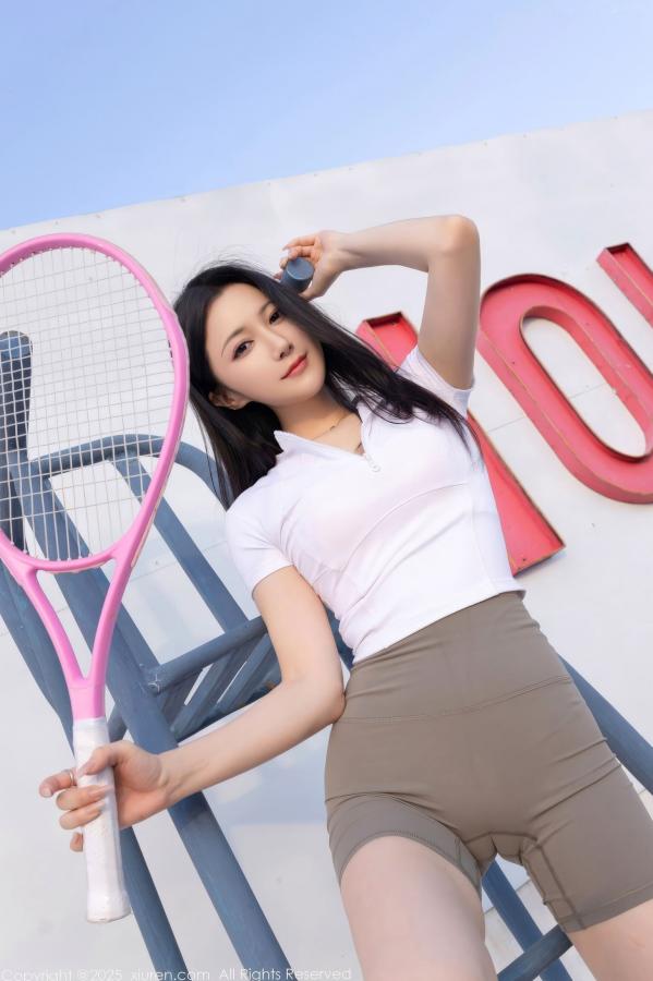 鱼子酱fish  XiuRen秀人网-11106-鱼子酱Fish-网球场阳光运动风写真 极品白嫩女神性感诱惑第9张图片