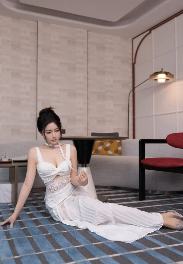 鱼子酱fish   鱼子酱Fish 白裙诱惑室内私房大尺度写真，纯欲女神酒店床边清纯与性感并存[120P]第7张图片