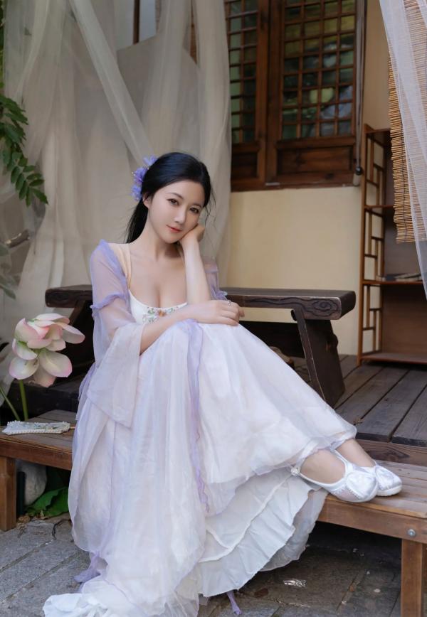 鱼子酱fish   鱼子酱Fish 蝴蝶：轻纱古风私房写真，竹影下的清冷气质与大尺度诱惑第3张图片