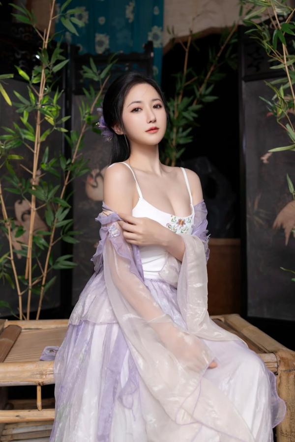 鱼子酱fish   鱼子酱Fish 蝴蝶：轻纱古风私房写真，竹影下的清冷气质与大尺度诱惑第13张图片