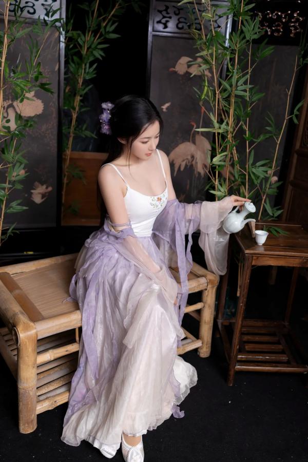 鱼子酱fish   鱼子酱Fish 蝴蝶：轻纱古风私房写真，竹影下的清冷气质与大尺度诱惑第14张图片