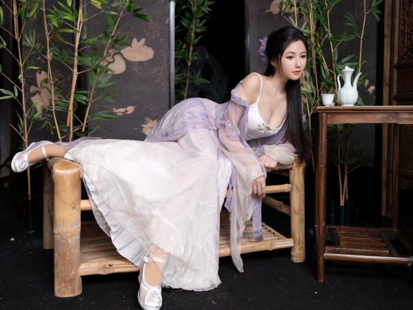 鱼子酱fish   鱼子酱Fish 蝴蝶：轻纱古风私房写真，竹影下的清冷气质与大尺度诱惑第15张图片