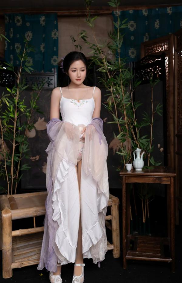鱼子酱fish   鱼子酱Fish 蝴蝶：轻纱古风私房写真，竹影下的清冷气质与大尺度诱惑第19张图片