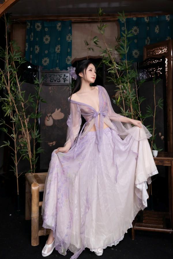 鱼子酱fish   鱼子酱Fish 蝴蝶：轻纱古风私房写真，竹影下的清冷气质与大尺度诱惑第109张图片