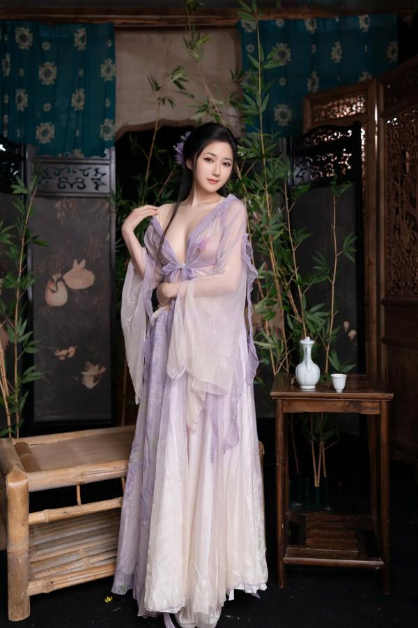 鱼子酱fish   鱼子酱Fish 蝴蝶：轻纱古风私房写真，竹影下的清冷气质与大尺度诱惑第110张图片