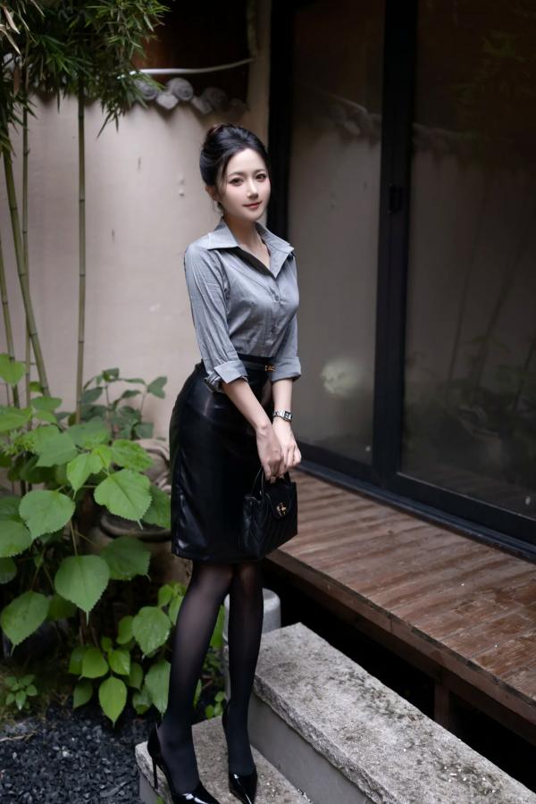 鱼子酱fish   [XR] 鱼子酱Fish 按摩大尺度私房照，黑色内衣诱惑，展现极品身材与曼妙曲线[120P]第4张图片