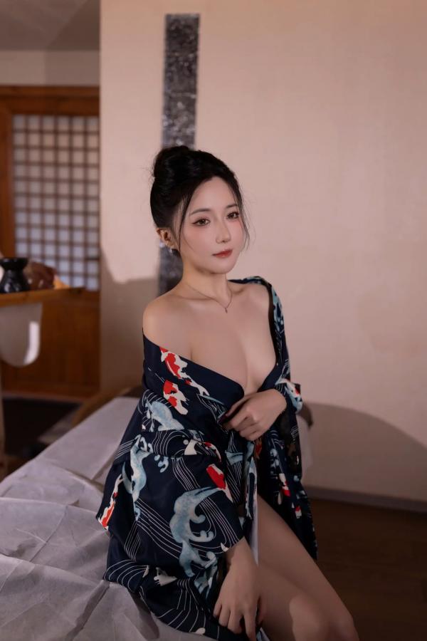 鱼子酱fish   [XR] 鱼子酱Fish 按摩大尺度私房照，黑色内衣诱惑，展现极品身材与曼妙曲线[120P]第81张图片