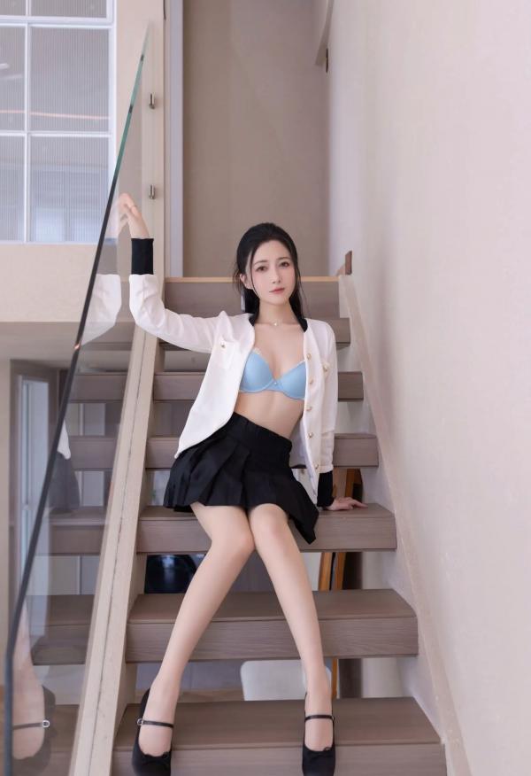 鱼子酱fish   [XR] 鱼子酱Fish 《姐姐》私房写真，居家职业装御姐优雅诱惑，曼妙身姿[121P]第11张图片