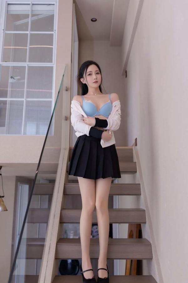 鱼子酱fish   [XR] 鱼子酱Fish 《姐姐》私房写真，居家职业装御姐优雅诱惑，曼妙身姿[121P]第13张图片