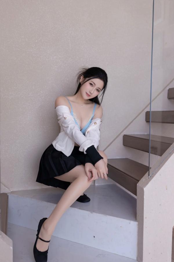鱼子酱fish   [XR] 鱼子酱Fish 《姐姐》私房写真，居家职业装御姐优雅诱惑，曼妙身姿[121P]第23张图片