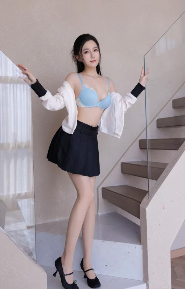 鱼子酱fish   [XR] 鱼子酱Fish 《姐姐》私房写真，居家职业装御姐优雅诱惑，曼妙身姿[121P]第26张图片