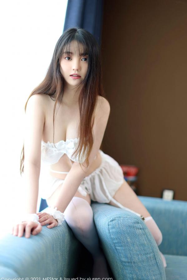 揉揉肉肉   MFStar模范学院518期：私房精灵“揉揉肉肉”，纯美娃娃脸身着白色情趣内衣，搭配性感白丝吊带袜，居家沙发上的诱人私房写真第13张图片