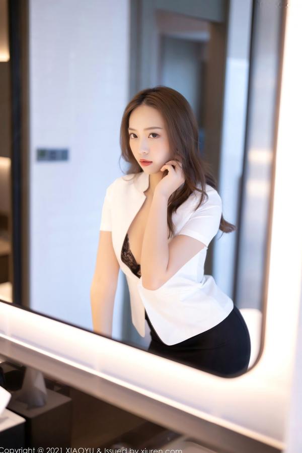 郑颖姗   XiaoYu语画界郑颖姗黑丝连体内衣写真，气质御姐室内私房美腿诱惑，展现高冷性感魅力第4张图片