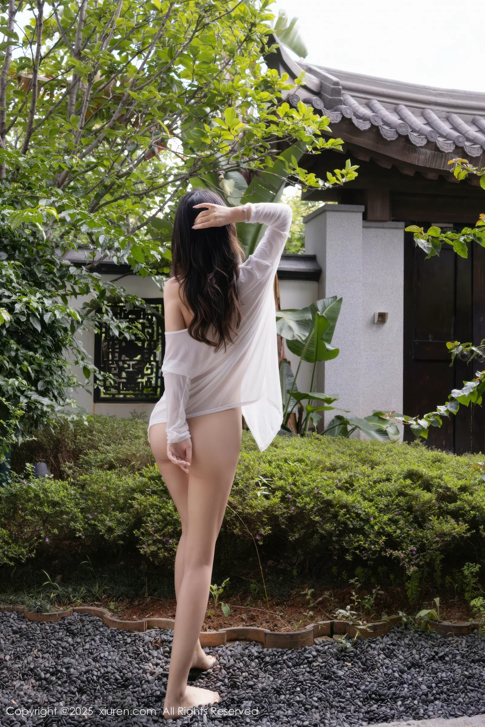 唐安琪  [XiuRen]高清写真图 2025.08.18 No.10662 唐安琪 红色泳衣第55张图片