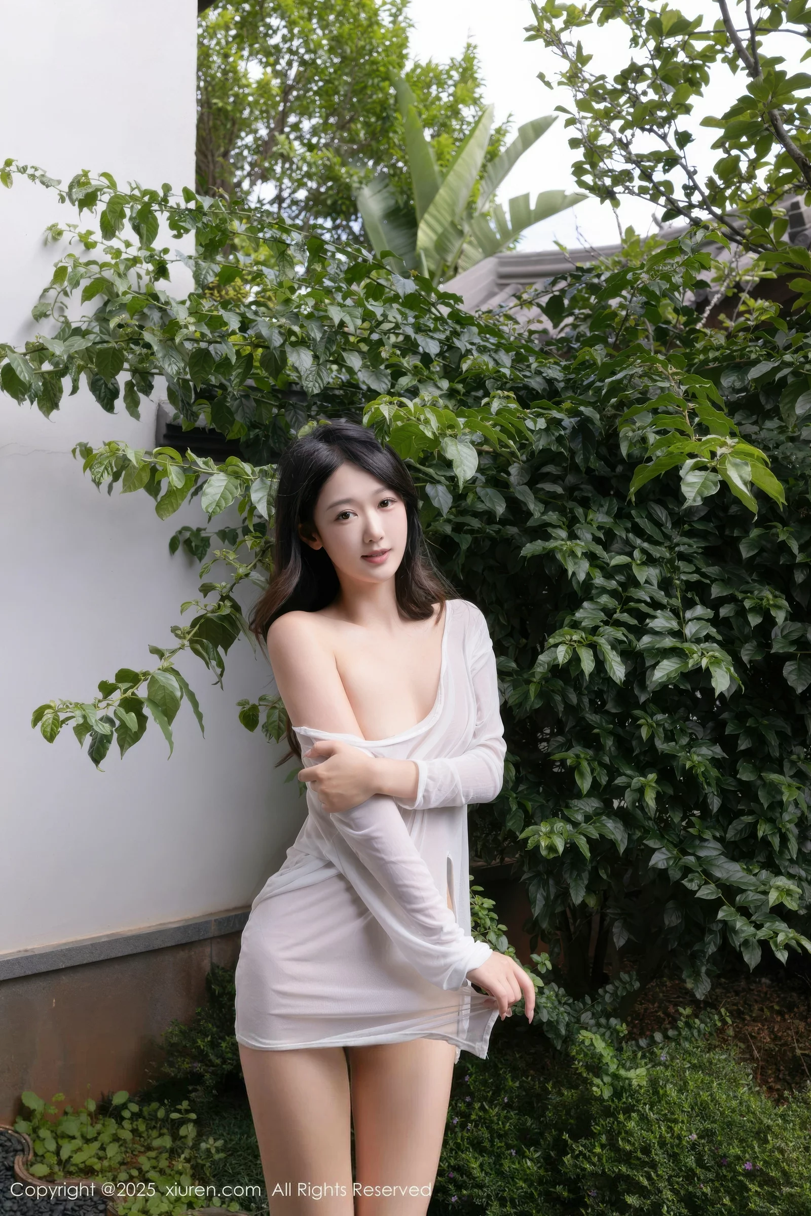 唐安琪  [XiuRen]高清写真图 2025.08.18 No.10662 唐安琪 红色泳衣第61张图片