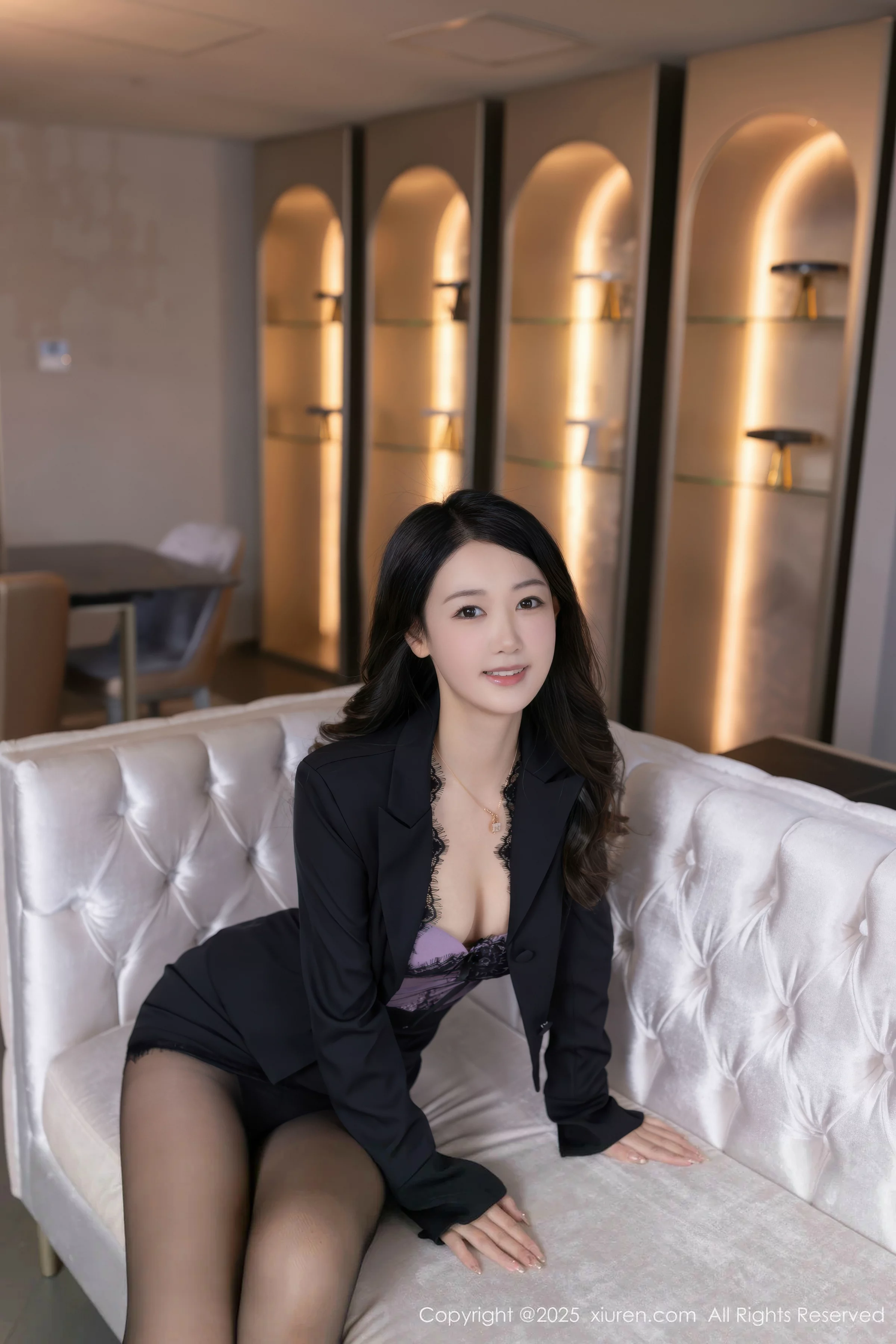 唐安琪  [XiuRen]高清写真图 2025.08.25 No.10688 唐安琪 魅惑黑丝第4张图片