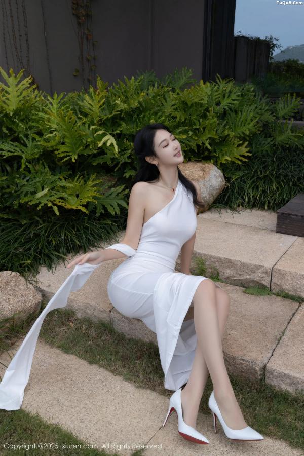 唐安琪   [XiuRen]高清写真图 2025.12.15 No.11109 唐安琪 无内肉丝第14张图片