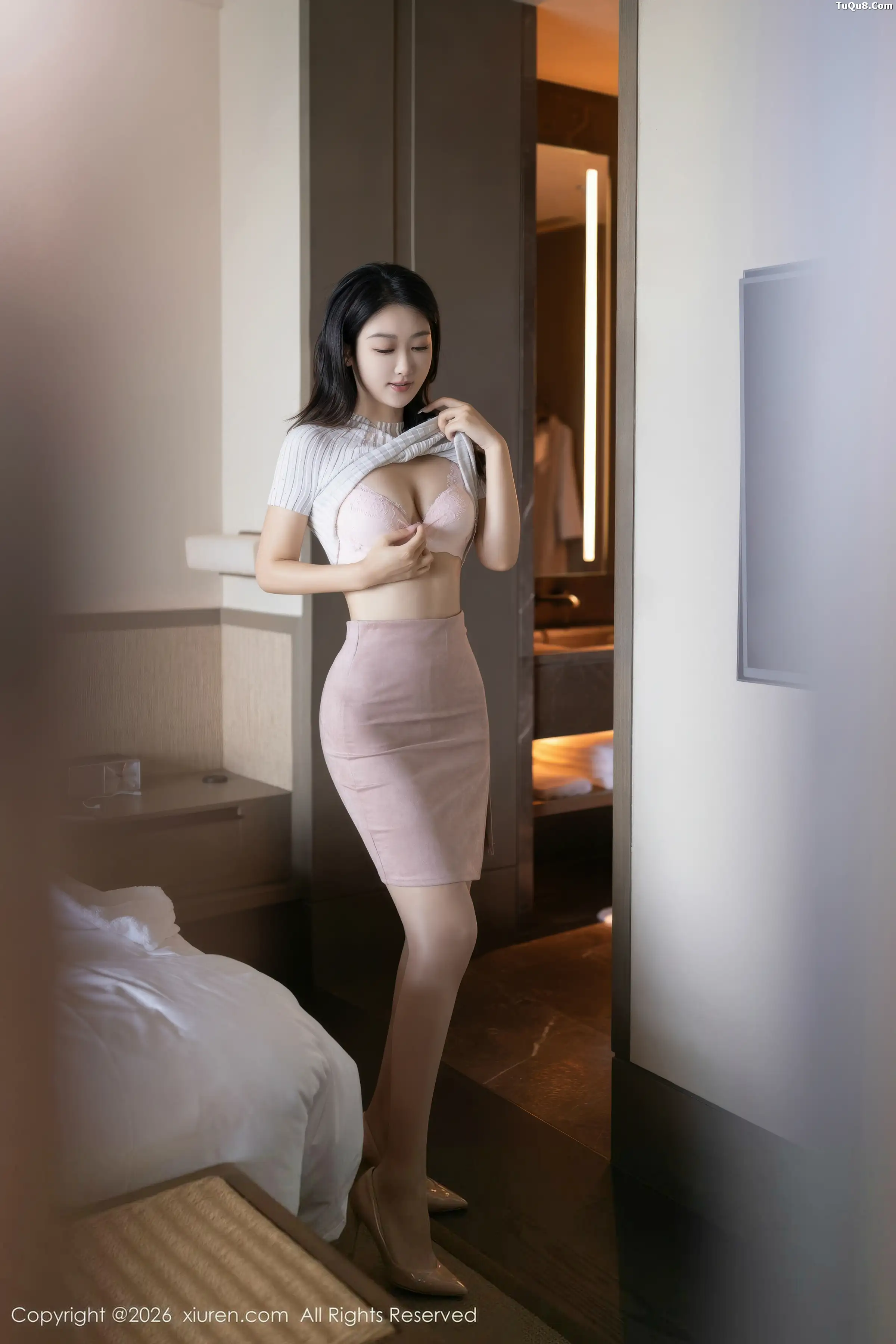 唐安琪  [XiuRen]高清写真图 2026.01.05 No.11195 唐安琪 超薄无内肉丝第13张图片