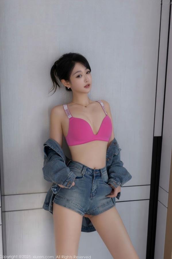 唐安琪  XiuRen秀人网 NO.11083 唐安琪 - 粉色内衣肉丝私房诱惑 性感女神室内写真第19张图片