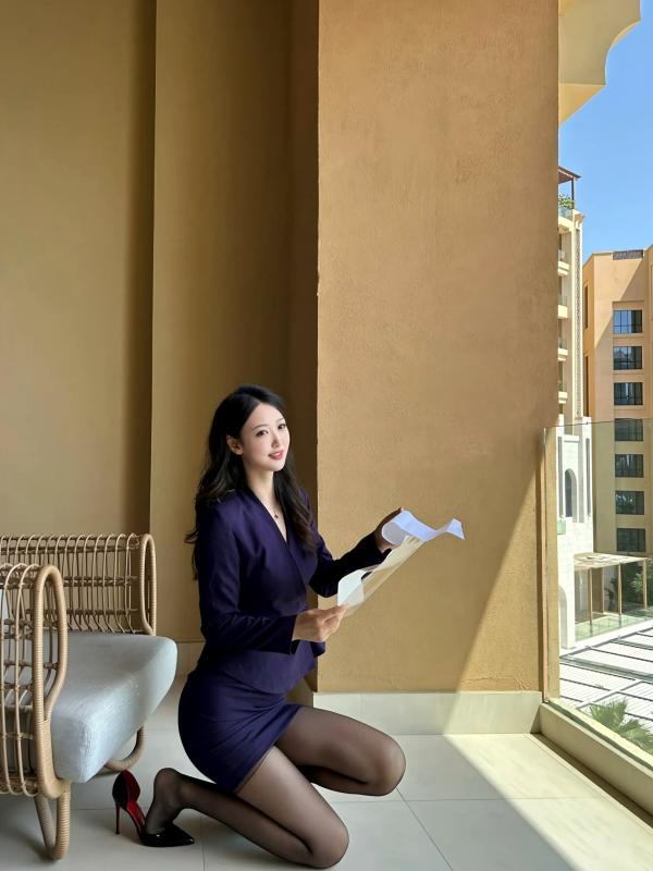 唐安琪   唐安琪 职场OL风西装制服诱惑 私房美腿黑丝性感内衣套装[87P]第86张图片