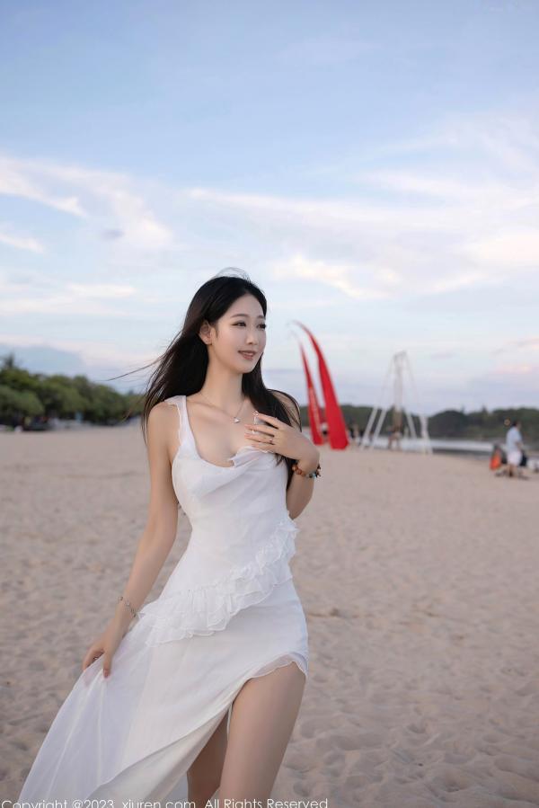 唐安琪   XiuRen秀人网6976唐安琪：白色吊带睡裙私房写真，居家唯美性感丝滑，冷艳魅力诱惑尽显（2023.06.26）第3张图片
