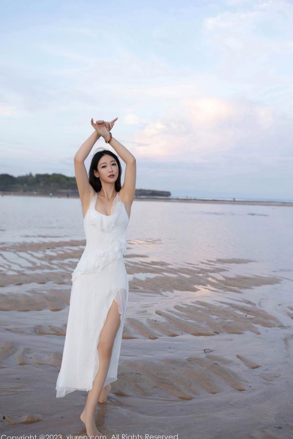 唐安琪   XiuRen秀人网6976唐安琪：白色吊带睡裙私房写真，居家唯美性感丝滑，冷艳魅力诱惑尽显（2023.06.26）第6张图片