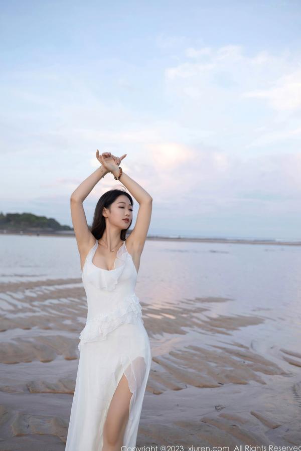 唐安琪   XiuRen秀人网6976唐安琪：白色吊带睡裙私房写真，居家唯美性感丝滑，冷艳魅力诱惑尽显（2023.06.26）第7张图片