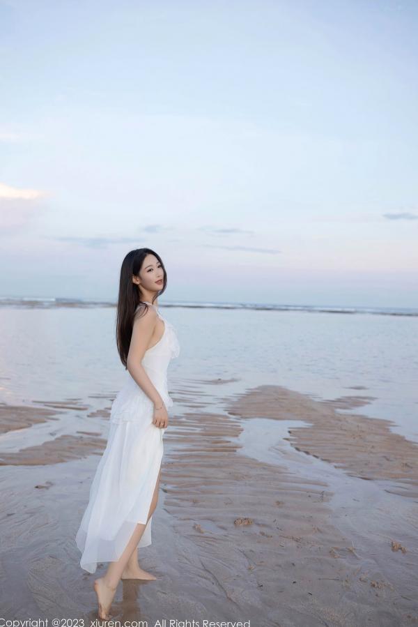 唐安琪   XiuRen秀人网6976唐安琪：白色吊带睡裙私房写真，居家唯美性感丝滑，冷艳魅力诱惑尽显（2023.06.26）第9张图片