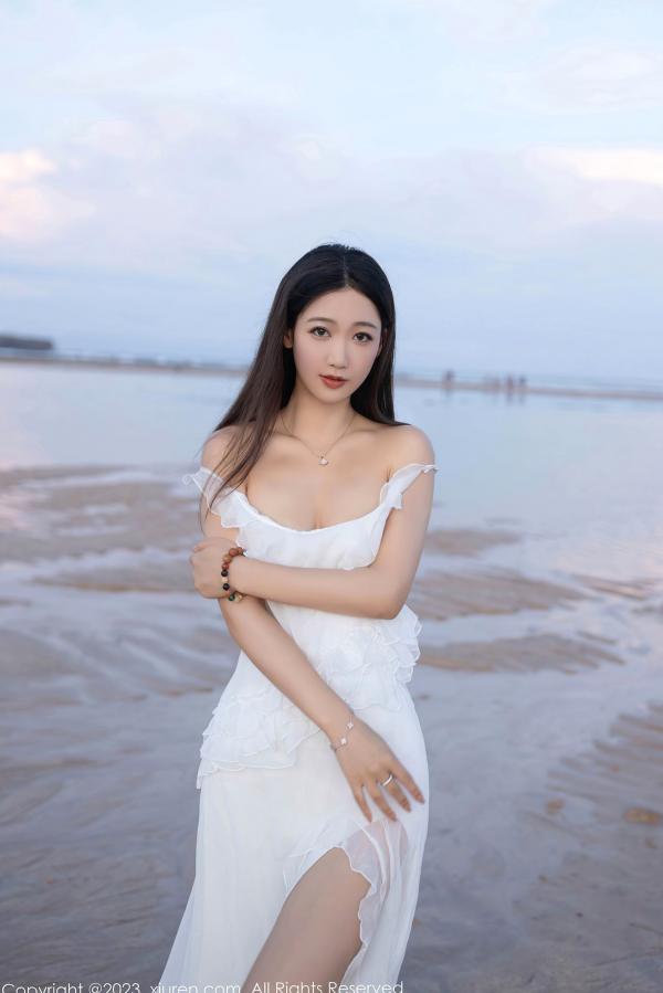 唐安琪   XiuRen秀人网6976唐安琪：白色吊带睡裙私房写真，居家唯美性感丝滑，冷艳魅力诱惑尽显（2023.06.26）第10张图片
