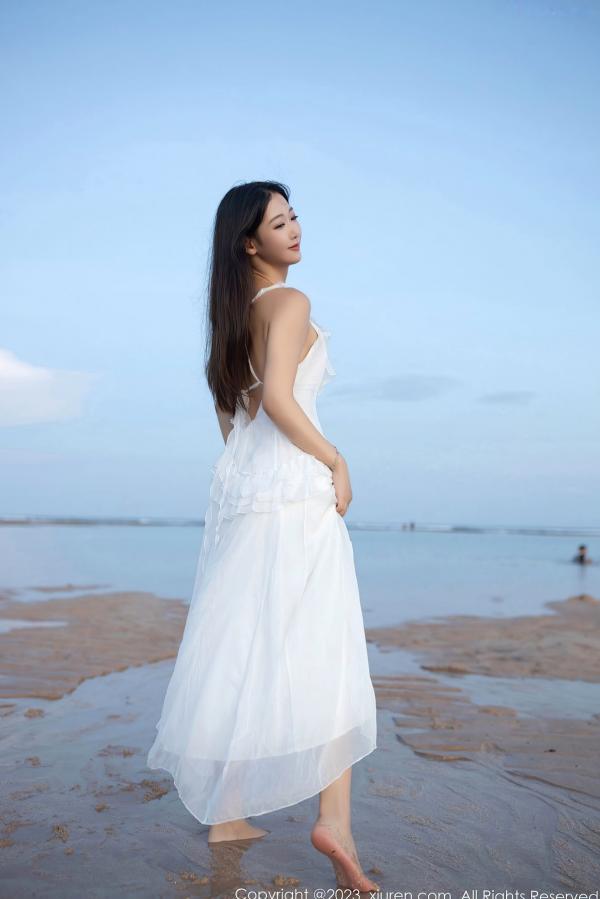 唐安琪   XiuRen秀人网6976唐安琪：白色吊带睡裙私房写真，居家唯美性感丝滑，冷艳魅力诱惑尽显（2023.06.26）第12张图片